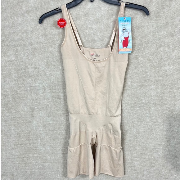 SPANX Other - Spanx Flat Out Flawless Open Bust Mid Thigh Bodysuit Size Large‎ NEW